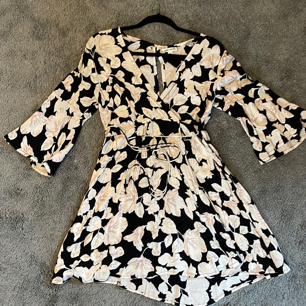 Billabong black and cream floral dress.